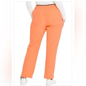 HeartSoul Orange Straight Leg Scrub Pants & V-Neck Scrub top S/CH/Petite